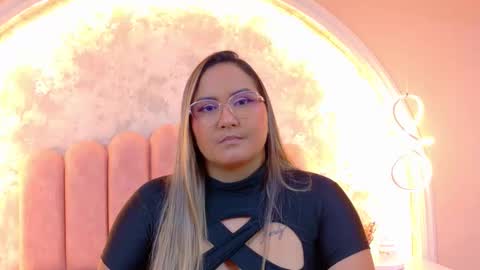 Mia online show from 03-04-26, 03:12