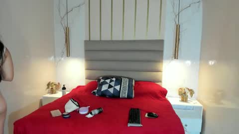 Mia 3 online show from 02-05-26, 11:37