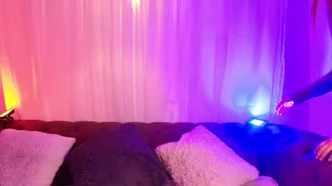 mialuxee_ online show from 07-27-26, 12:34