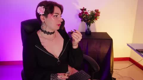 Lili online show from 06-20-26, 01:52