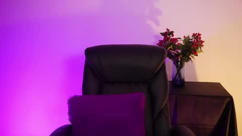 Lili online show from 06-21-26, 04:59