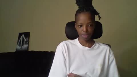 Muffin online show from 04-16-26, 01:23