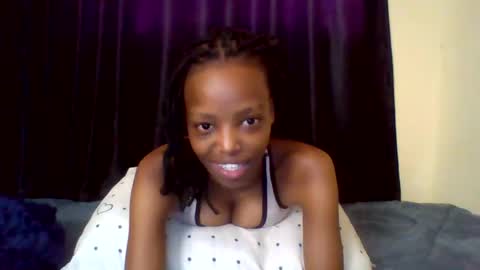 Snapshot of miami_muffin chatting on 05-23-26, 05:01 Muffin online show from 05-23-26, 05:01