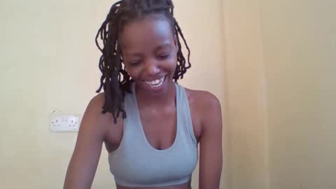 Snapshot of miami_muffin chatting on 05-31-26, 12:01 Muffin online show from 05-31-26, 12:01