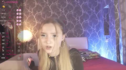 Mia online show from 02-28-26, 01:12