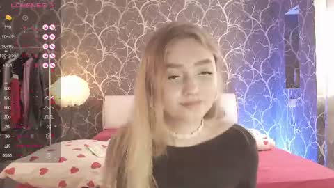 Mia online show from 06-12-26, 03:00