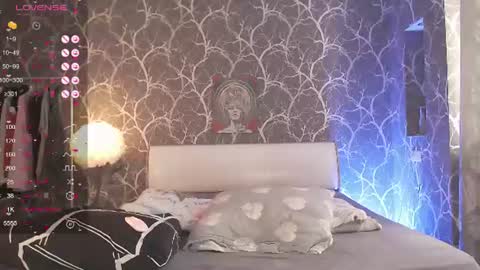 Mia online show from 07-13-26, 01:14