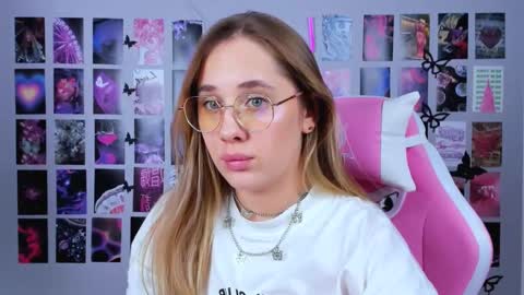 Snapshot of miamilas chatting on 02-06-25, 01:10 miamilas online show from 02-06-25, 01:10