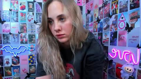 Snapshot of miamilas chatting on 10-20-25, 04:51 miamilas online show from 10-20-25, 04:51