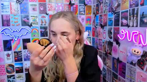 Snapshot of miamilas chatting on 12-18-25, 03:07 miamilas online show from 12-18-25, 03:07