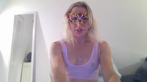 miamitransgirl305 online show from 04-26-26, 12:30