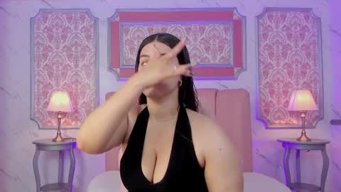 Snapshot of miamontoya chatting on 03-05-25, 12:33 Mia   -5 7001400 Follow  online show from 03-05-25, 12:33