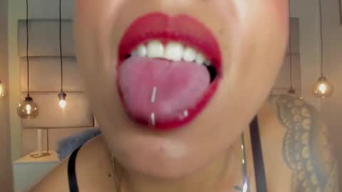 Mia Morgann online show from 01-02-25, 06:01