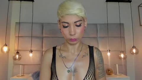 Mia Morgann online show from 01-04-25, 03:07