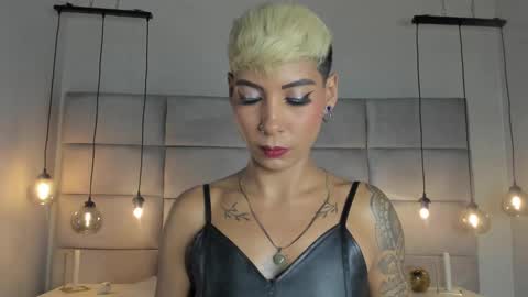 Mia Morgann online show from 02-01-25, 03:07