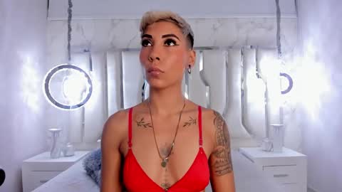 Mia Morgann online show from 03-05-25, 01:06