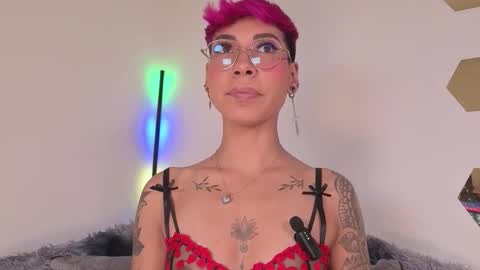 Mia Morgann online show from 11-26-25, 01:34