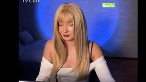 Snapshot of miamysterly chatting on 05-13-26, 02:25 miamysterly online show from 05-13-26, 02:25