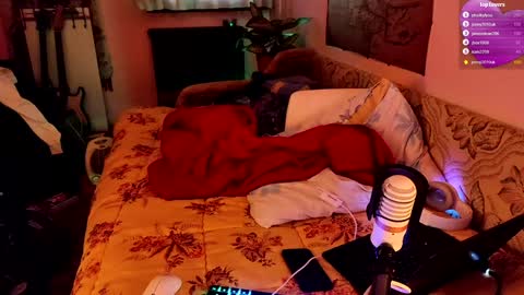 Snapshot of miaowhowl chatting on 01-14-25, 09:13 Kristien online show from 01-14-25, 09:13