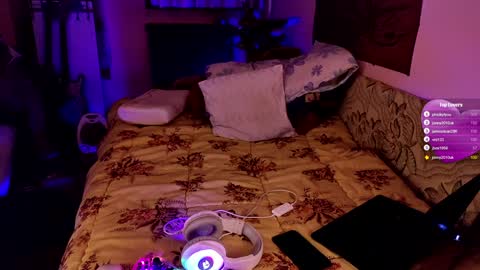 Snapshot of miaowhowl chatting on 01-16-25, 04:38 Kristien online show from 01-16-25, 04:38