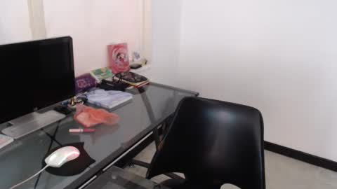 Snapshot of miapeyton chatting on 12-07-24, 02:24 Mia Peyton   online show from 12-07-24, 02:24