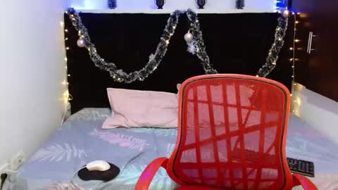 Snapshot of miapeyton chatting on 12-29-24, 03:13 Mia Peyton   online show from 12-29-24, 03:13