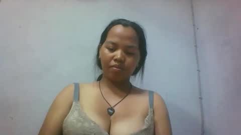 Snapshot of miarii chatting on 04-21-26, 04:23 miarii online show from 04-21-26, 04:23