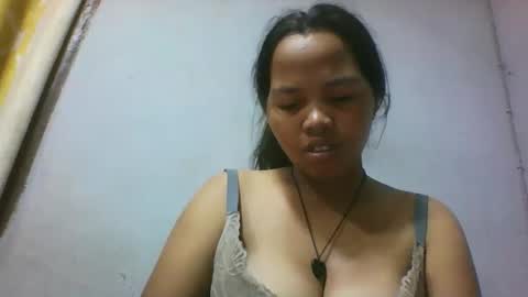 Snapshot of miarii chatting on 05-08-26, 08:41 miarii online show from 05-08-26, 08:41