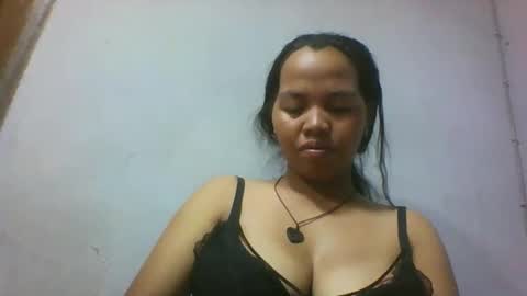 Snapshot of miarii chatting on 05-19-26, 04:24 miarii online show from 05-19-26, 04:24
