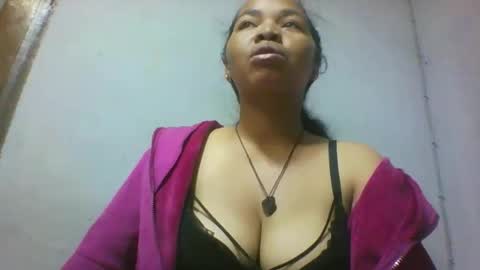 Snapshot of miarii chatting on 05-20-26, 04:29 miarii online show from 05-20-26, 04:29