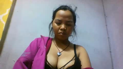 Snapshot of miarii chatting on 06-15-26, 03:53 miarii online show from 06-15-26, 03:53