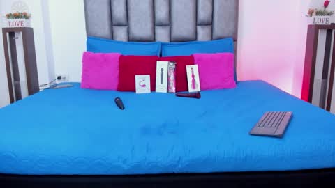 Mia Milf online show from 11-06-25, 10:32