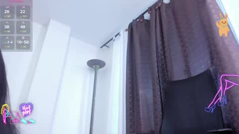 Snapshot of miarobertsmilf chatting on 05-07-26, 10:37 Mia Milf online show from 05-07-26, 10:37