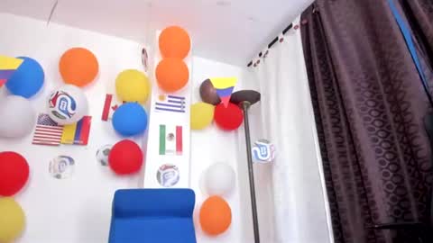 Snapshot of miarobertsmilf chatting on 06-19-26, 11:30 Mia Milf online show from 06-19-26, 11:30