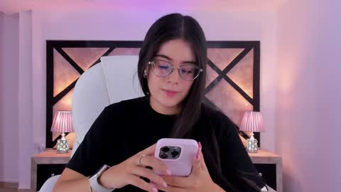 Mia online show from 12-17-24, 10:11