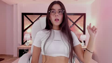 Mia online show from 01-09-25, 09:37