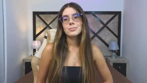 Mia online show from 06-26-26, 07:18