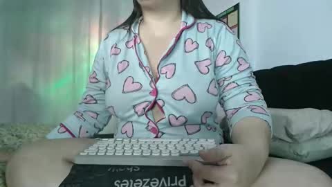 Snapshot of miasp chatting on 05-15-26, 11:23 MiaSP online show from 05-15-26, 11:23