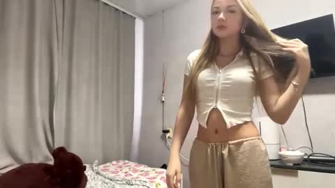 Milana online show from 02-08-26, 10:18