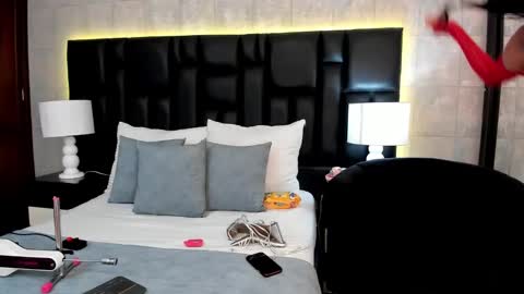 Snapshot of miasweetth chatting on 02-26-25, 12:03 Mia Sweetth online show from 02-26-25, 12:03
