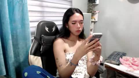 Mia online show from 06-24-26, 09:58