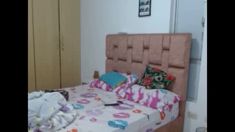 MIA VANESSA online show from 01-08-26, 02:03