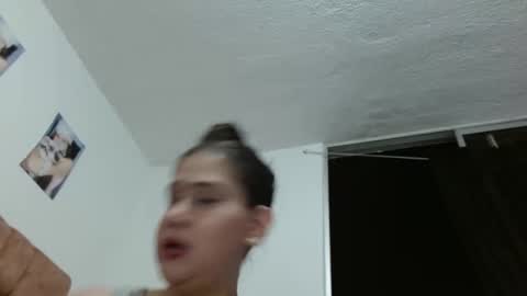 MIA VANESSA online show from 04-21-26, 03:35