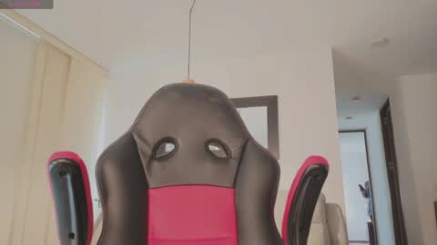 Snapshot of miavero chatting on 05-29-26, 04:49 Mia online show from 05-29-26, 04:49