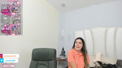 Snapshot of miavillalobos_ chatting on 09-25-25, 12:09 Mia Villalobos online show from 09-25-25, 12:09