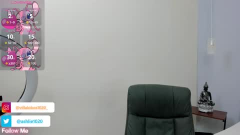Snapshot of miavillalobos_ chatting on 10-14-25, 12:06 Mia Villalobos online show from 10-14-25, 12:06