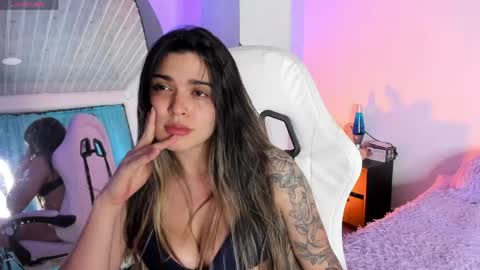Mia Villalobos online show from 05-12-26, 02:19