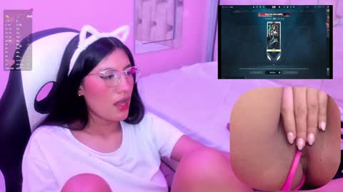 Snapshot of miavoss_ chatting on 01-25-25, 09:15 mia online show from 01-25-25, 09:15