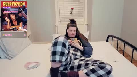 Mia  online show from 04-15-26, 08:42