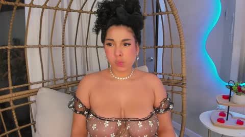 Snapshot of miawoderfull chatting on 02-10-25, 03:57 Mia online show from 02-10-25, 03:57